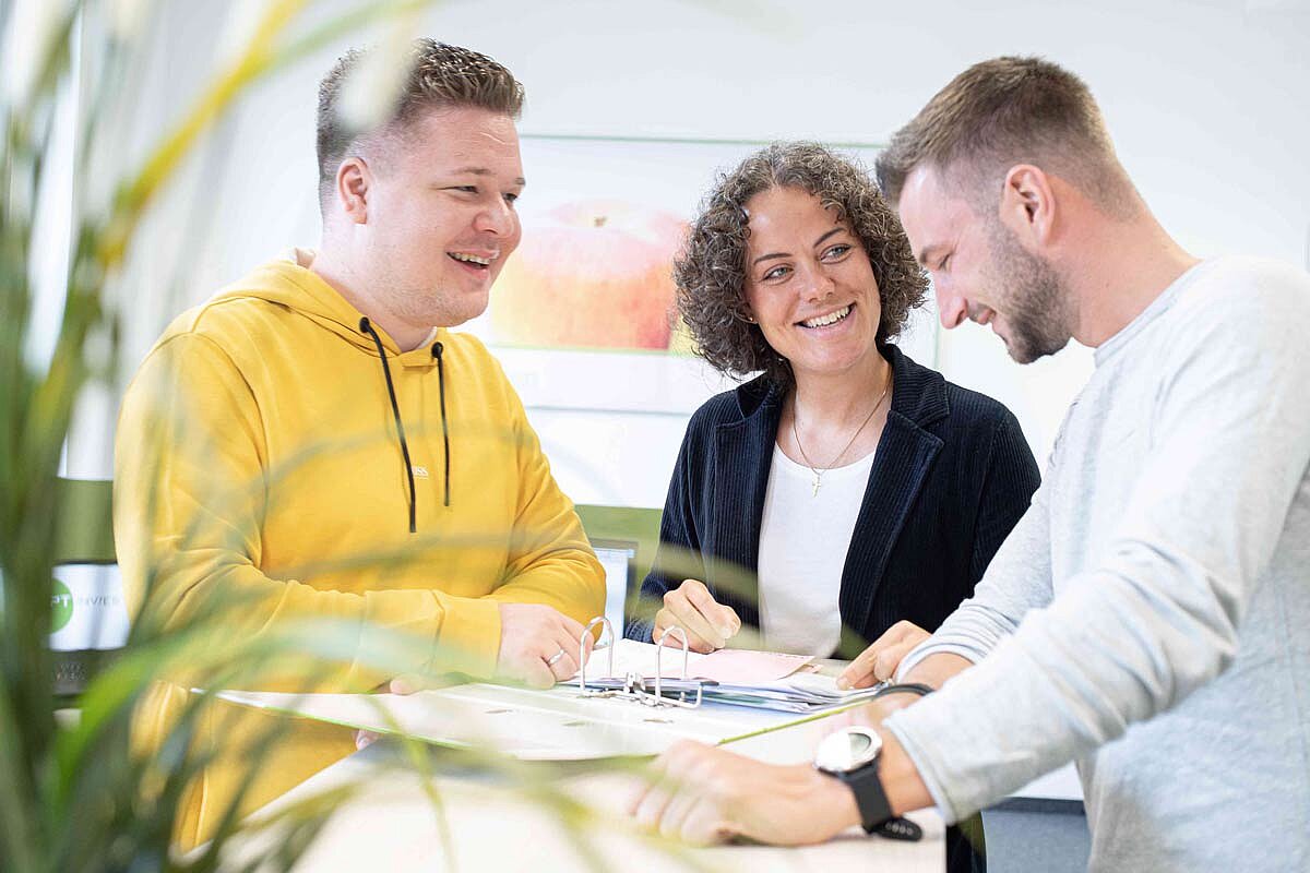 Versicherungsexperten beraten OPTINVEST